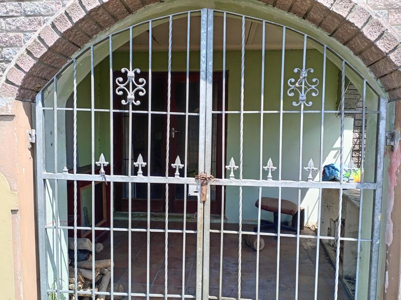 4 Bedroom Property for Sale in Mandalay Western Cape